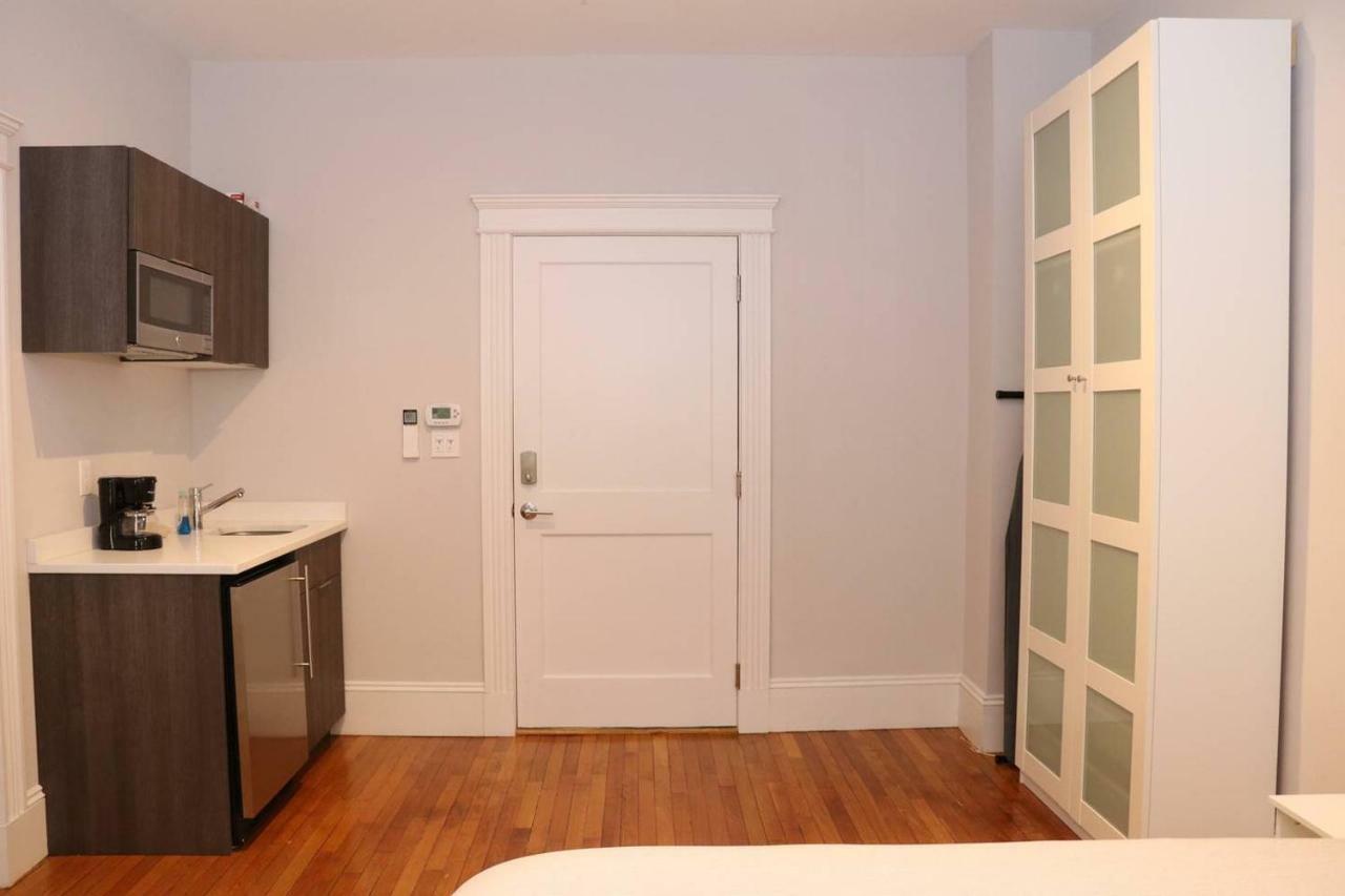 A Stylish Stay W/ A Queen Bed, Heated Floors.. #15 브루클라인 외부 사진
